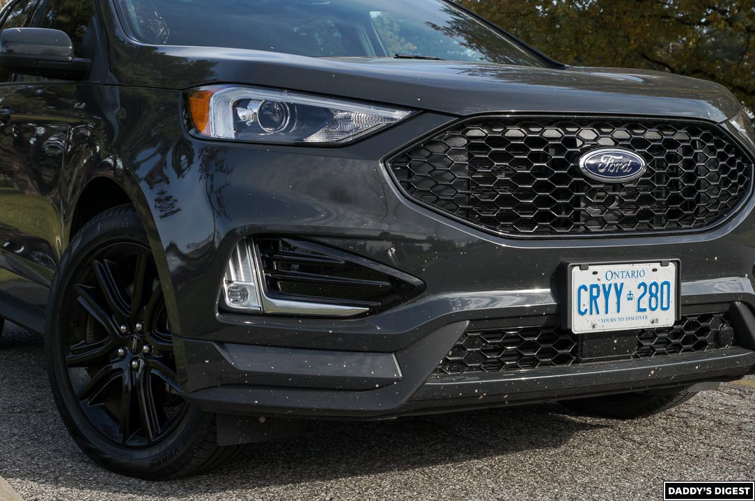 2022 Ford Edge ST-Line Headlights and Grille