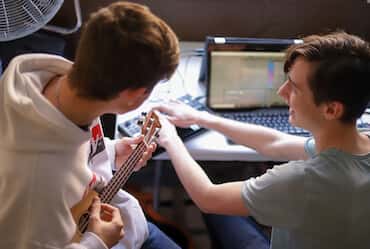 5 Reasons Why Entrepreneurs Should Reconsider Traditional Education for their Children